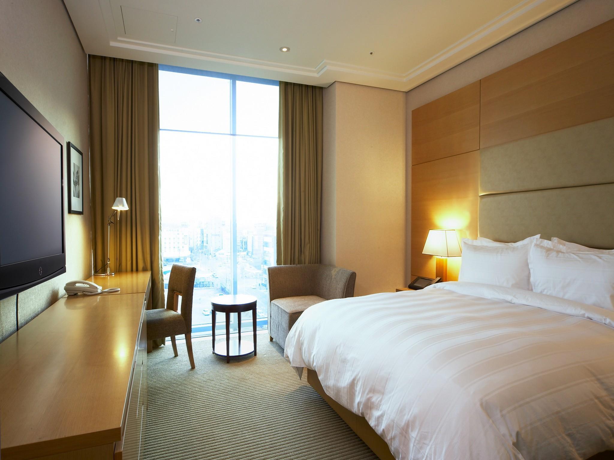 מלון Gwangju Metropolitan City Ramada Plaza By Wyndham Gwangju מראה חיצוני תמונה