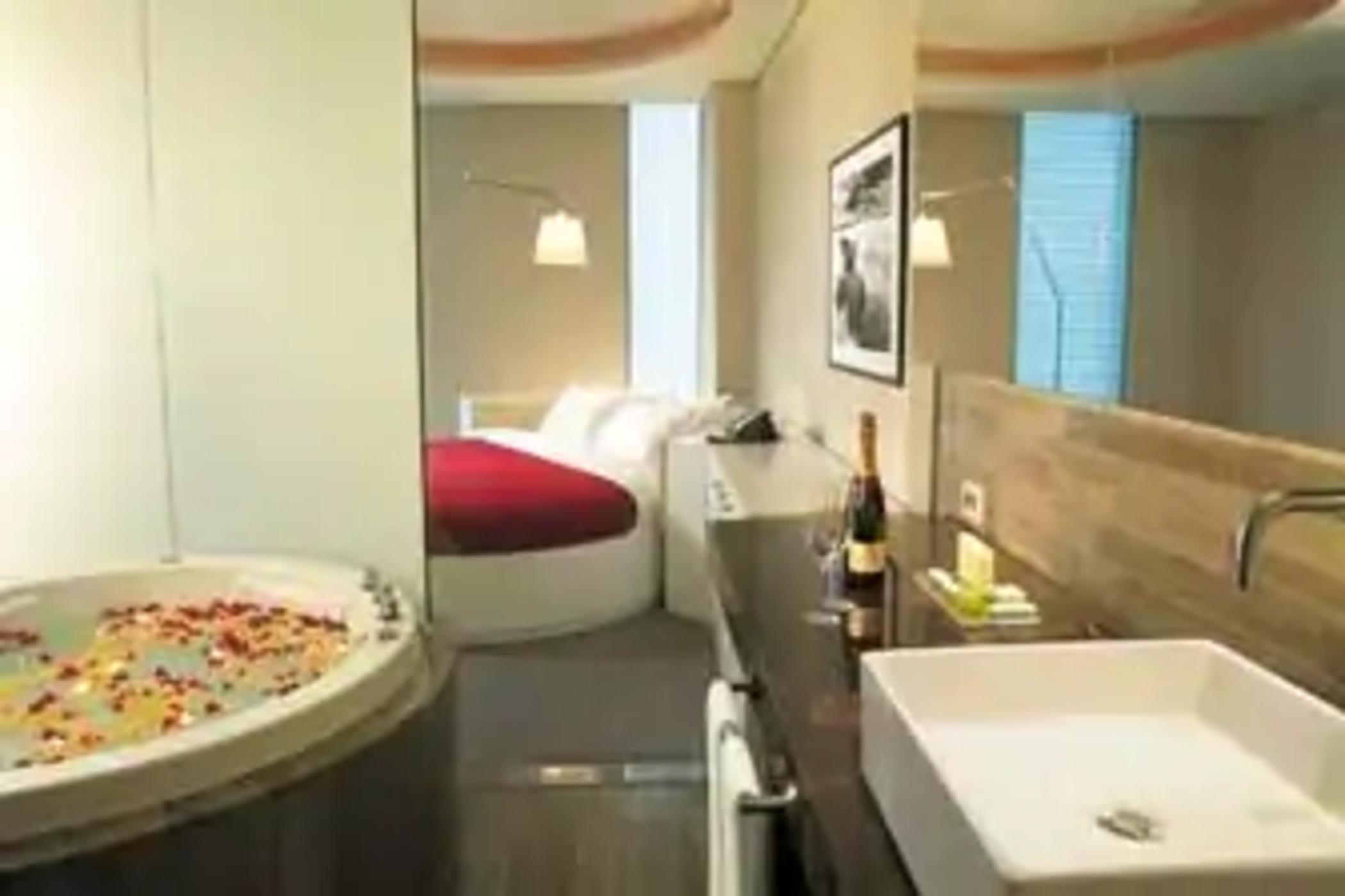 מלון Gwangju Metropolitan City Ramada Plaza By Wyndham Gwangju חדר תמונה