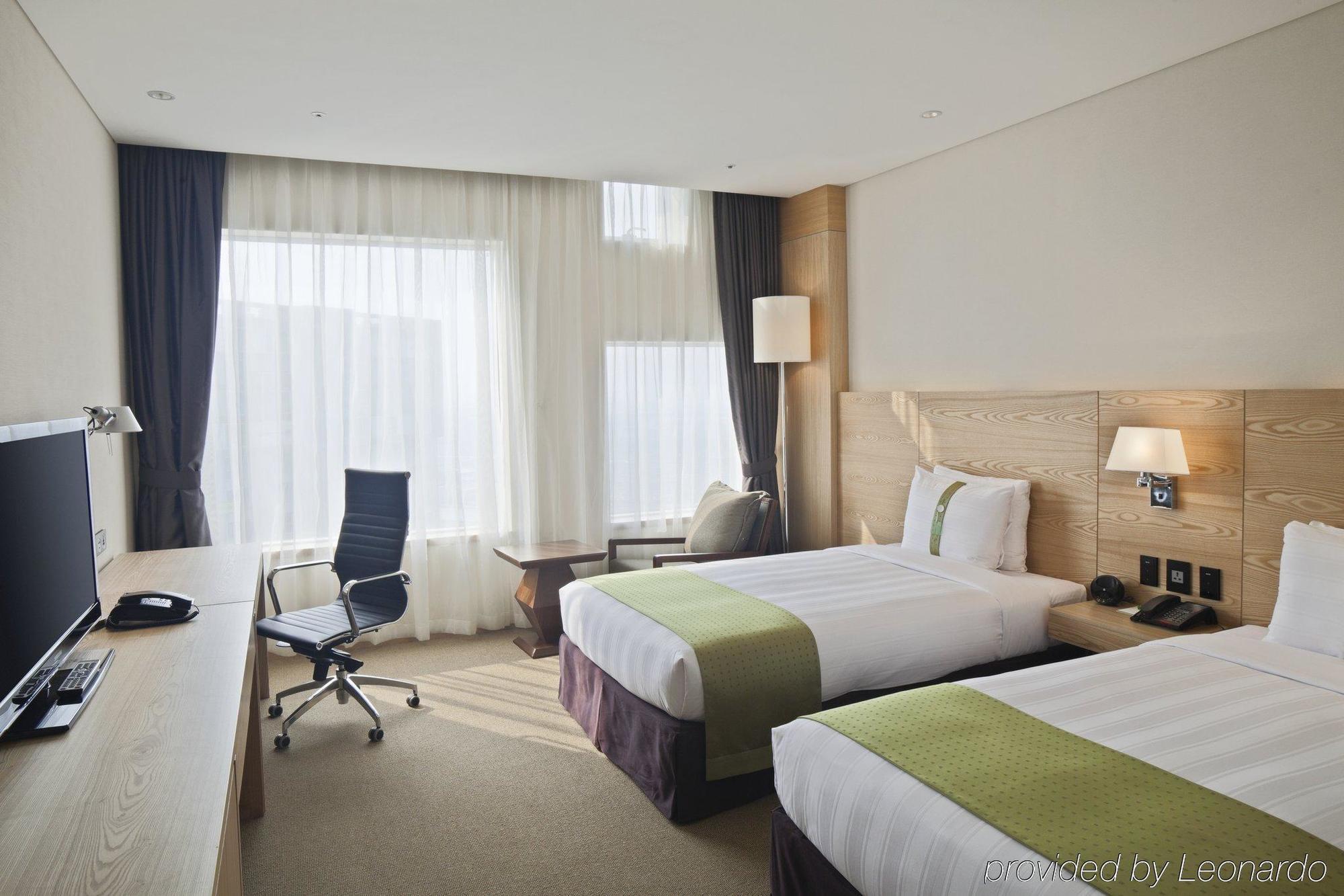 מלון Gwangju Metropolitan City Ramada Plaza By Wyndham Gwangju מראה חיצוני תמונה