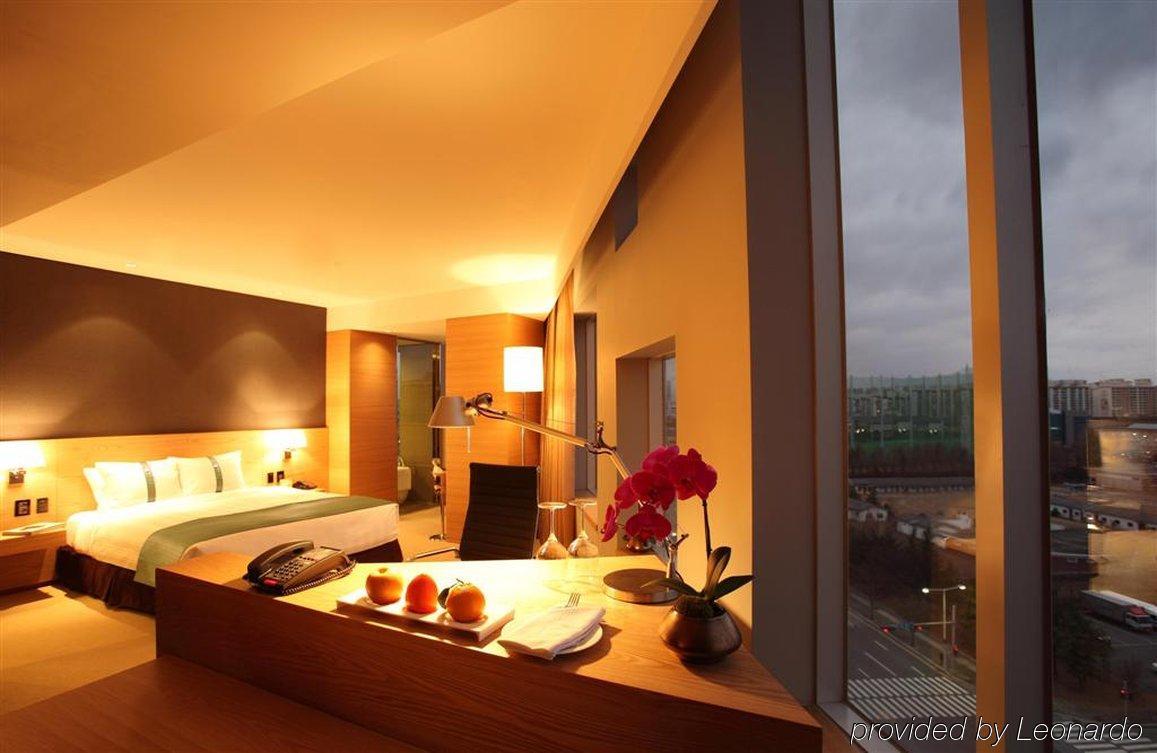 מלון Gwangju Metropolitan City Ramada Plaza By Wyndham Gwangju מראה חיצוני תמונה