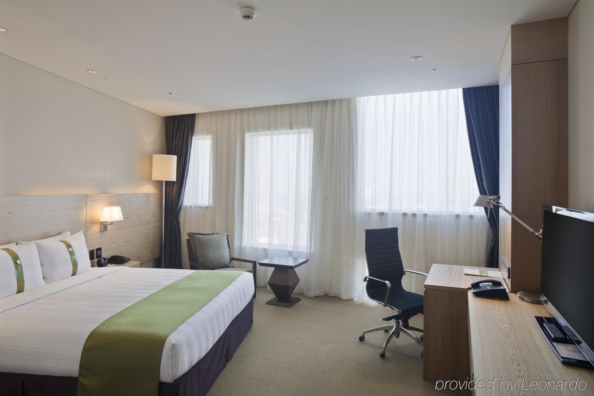 מלון Gwangju Metropolitan City Ramada Plaza By Wyndham Gwangju מראה חיצוני תמונה