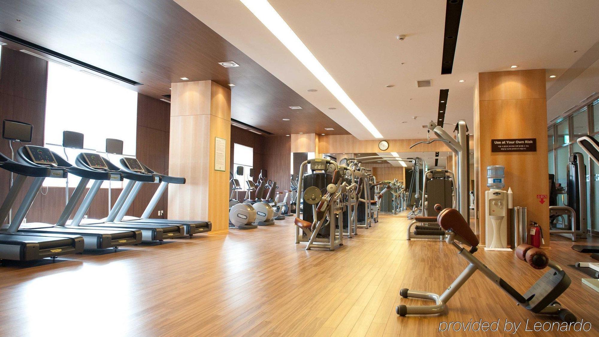 מלון Gwangju Metropolitan City Ramada Plaza By Wyndham Gwangju מראה חיצוני תמונה