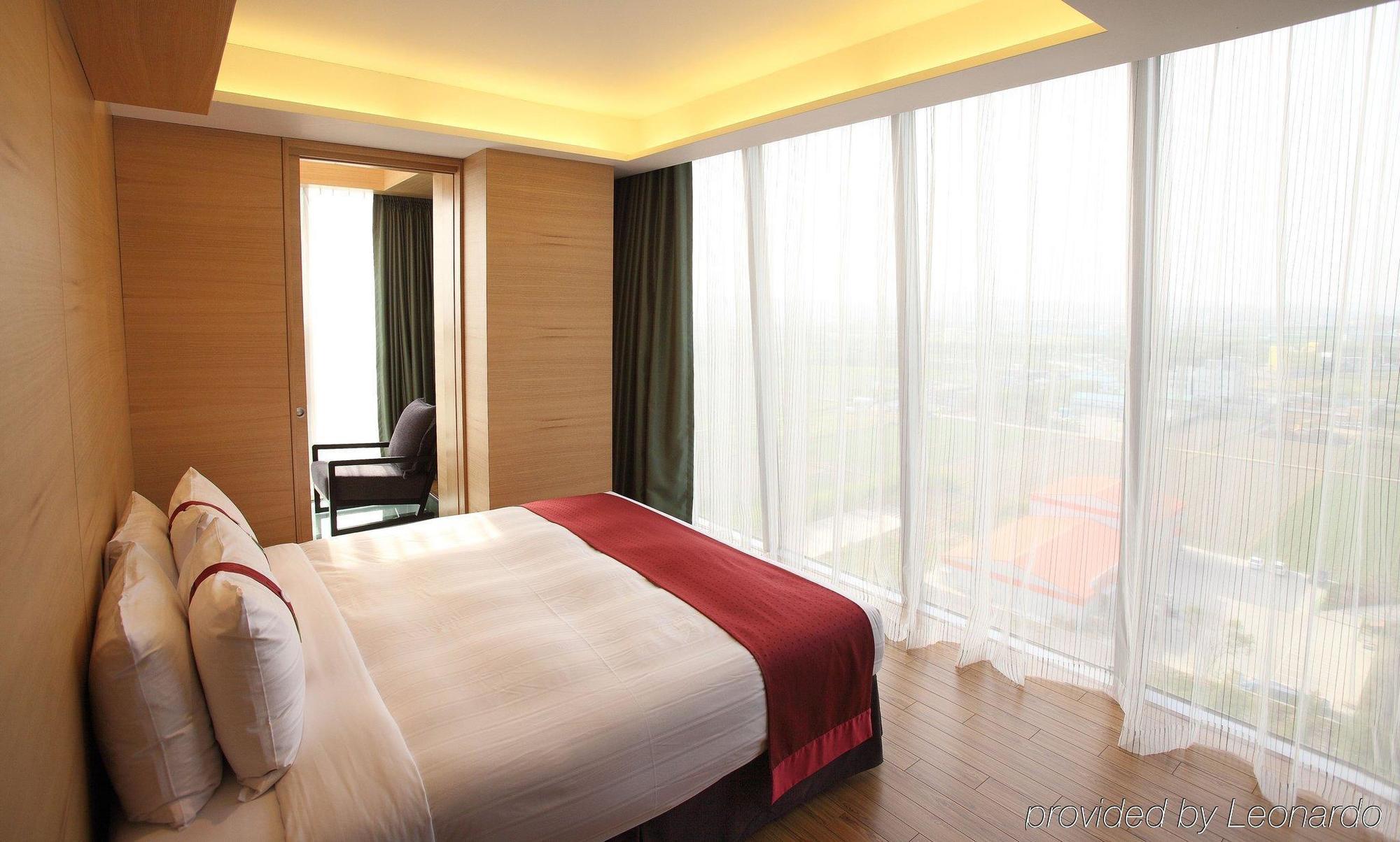 מלון Gwangju Metropolitan City Ramada Plaza By Wyndham Gwangju מראה חיצוני תמונה