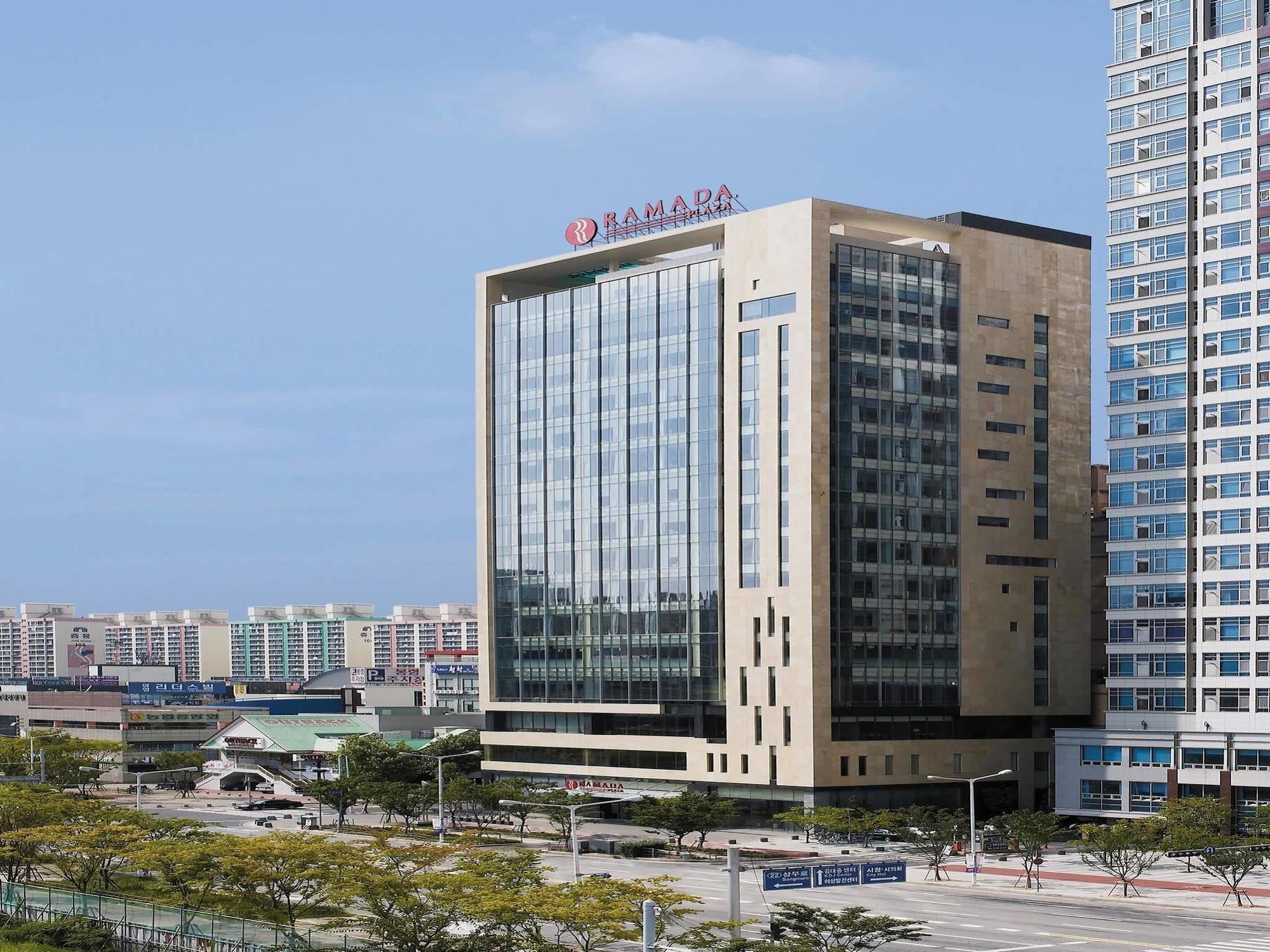 מלון Gwangju Metropolitan City Ramada Plaza By Wyndham Gwangju מראה חיצוני תמונה