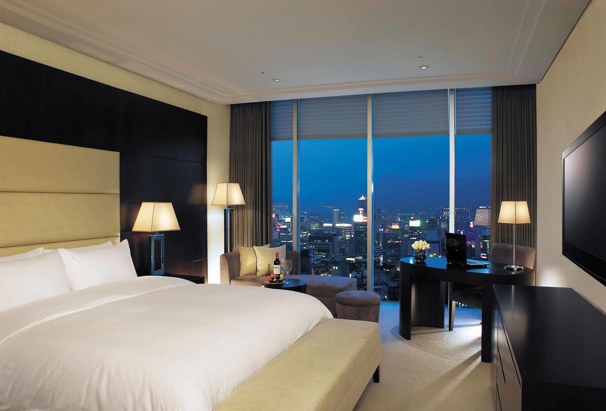 מלון Gwangju Metropolitan City Ramada Plaza By Wyndham Gwangju מראה חיצוני תמונה