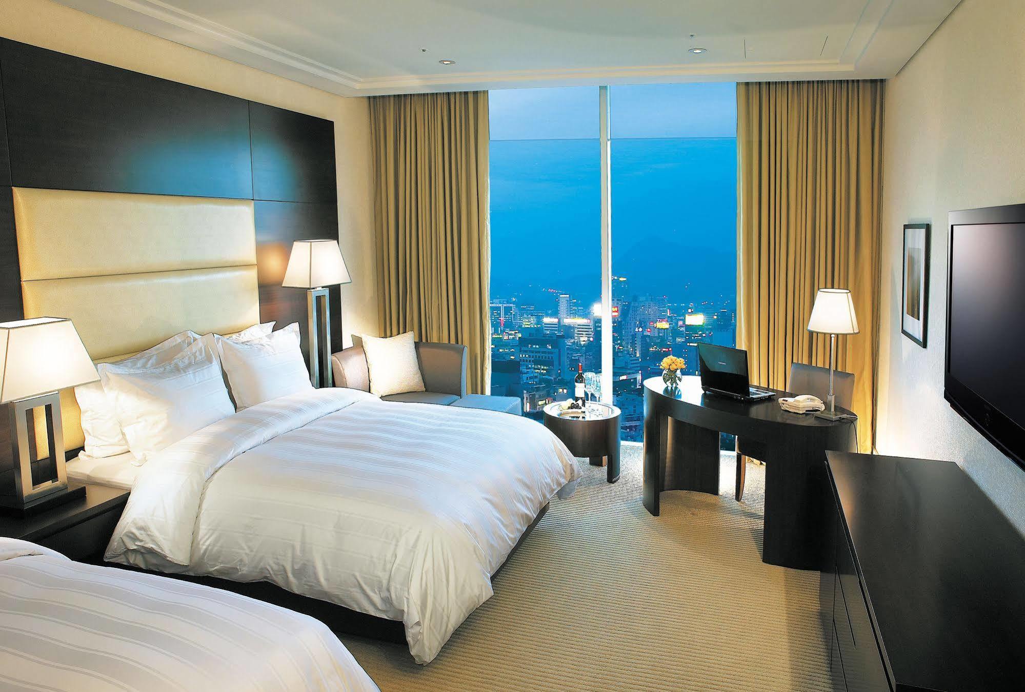 מלון Gwangju Metropolitan City Ramada Plaza By Wyndham Gwangju מראה חיצוני תמונה