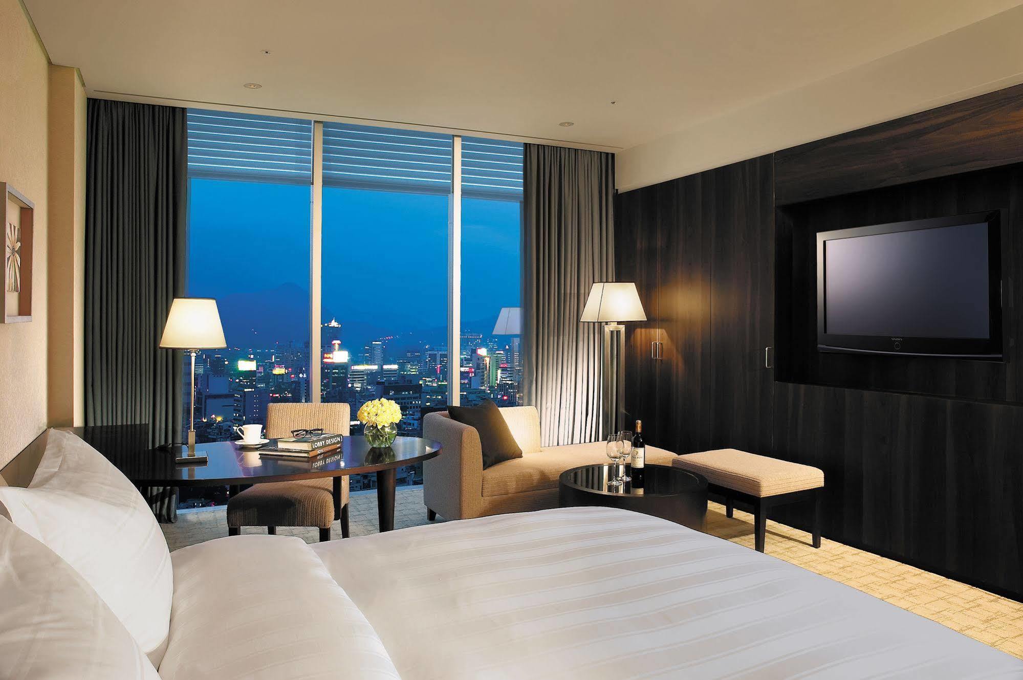 מלון Gwangju Metropolitan City Ramada Plaza By Wyndham Gwangju מראה חיצוני תמונה
