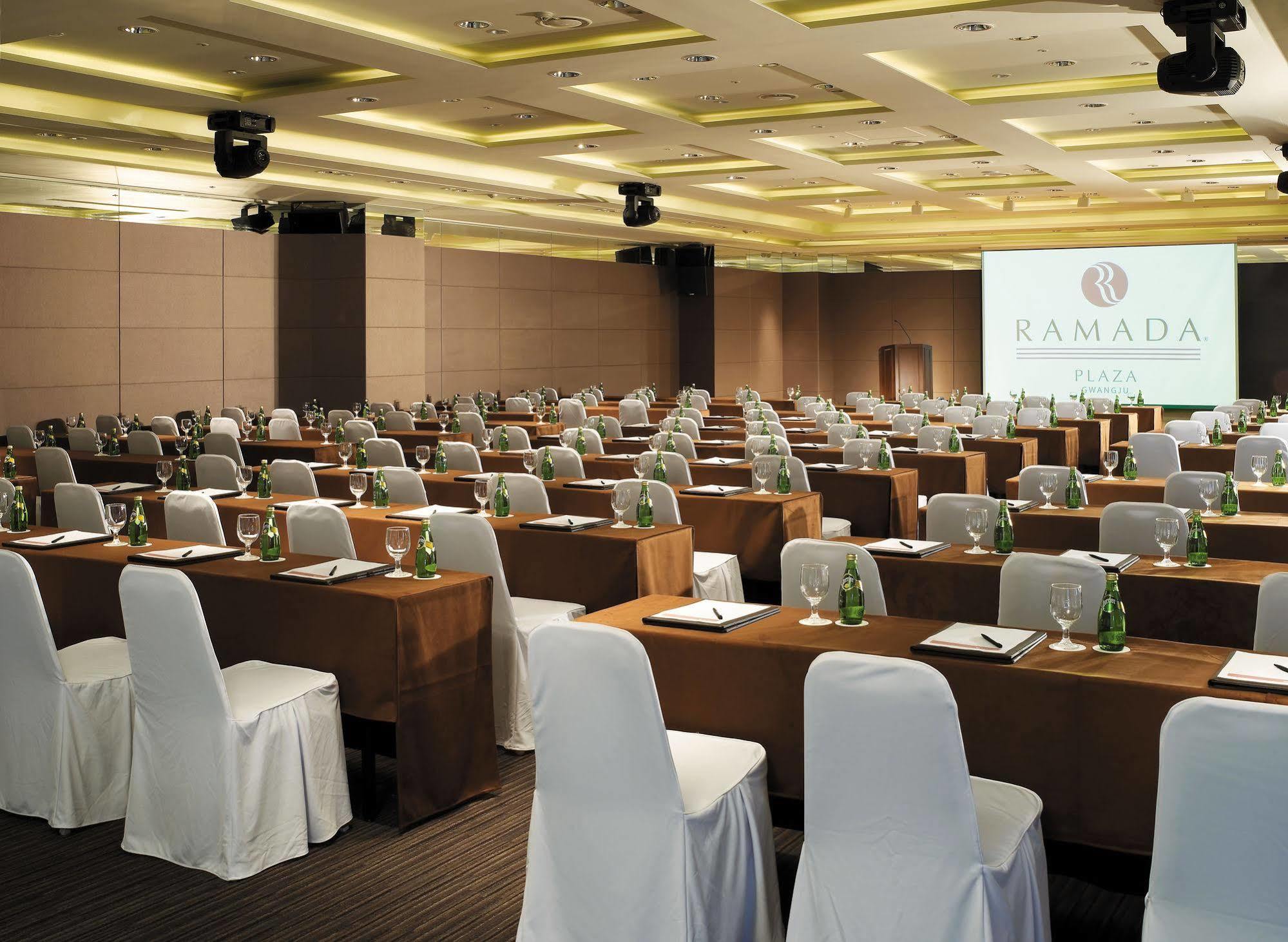 מלון Gwangju Metropolitan City Ramada Plaza By Wyndham Gwangju מראה חיצוני תמונה