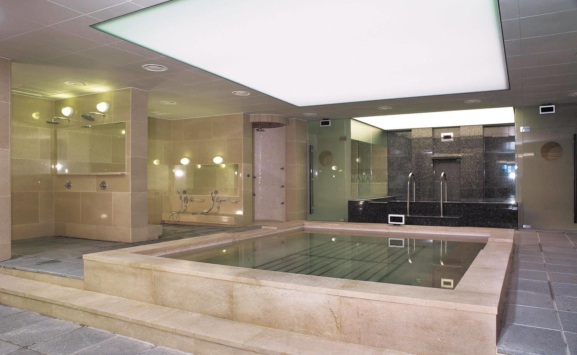 מלון Gwangju Metropolitan City Ramada Plaza By Wyndham Gwangju מראה חיצוני תמונה